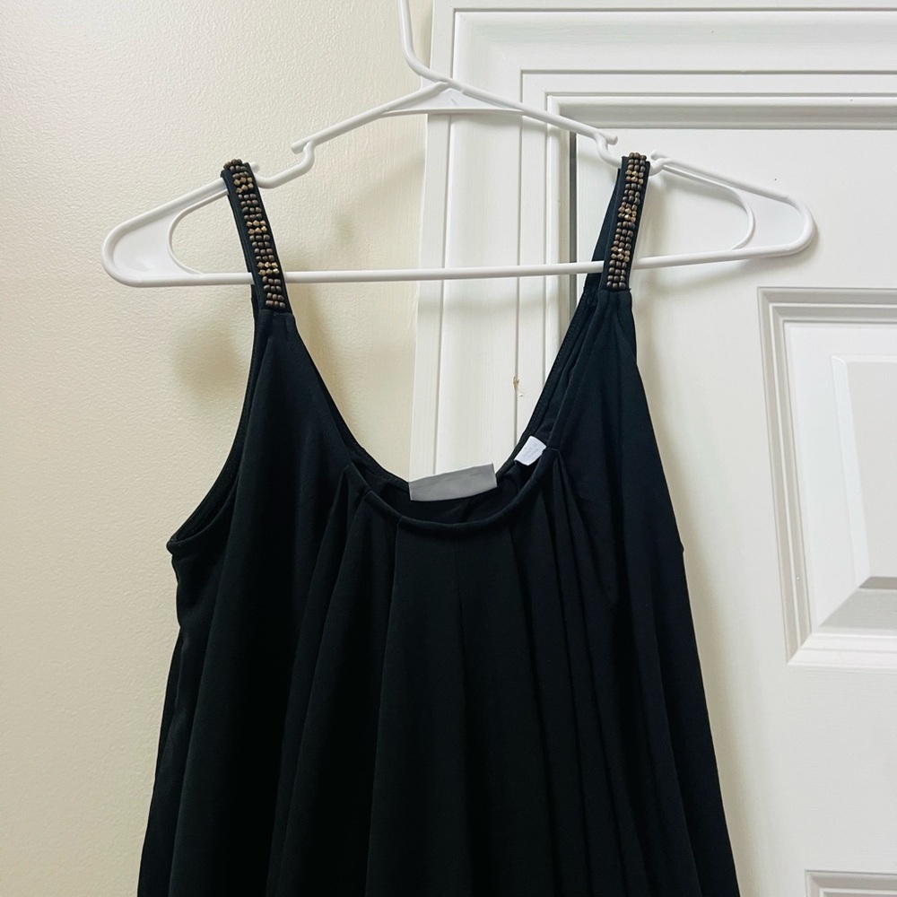 New York & Company Black Sleeveless Top with draping side material - Picture 2 of 4